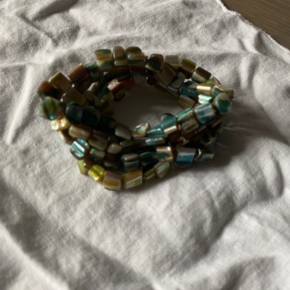 Opalescent Multi strand thick stretch bracelet - Picture 5 of 5